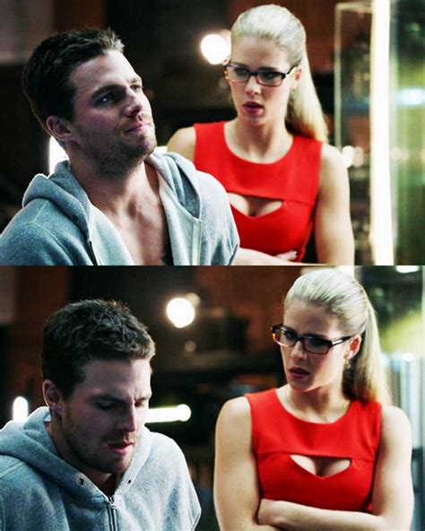 does oliver queen hook up with felicity